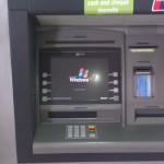 Za wcześnie przyszłem, bankomat jeszcze nie wstał. Za wcześnie przyszłem, bankomat jeszcze nie wstał.
